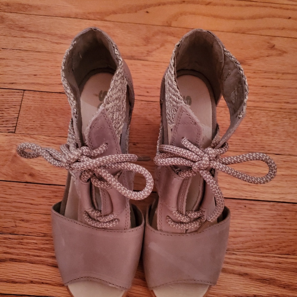 Sorel Wedge Lace-up Wedge Sandal/bootie 7,5
